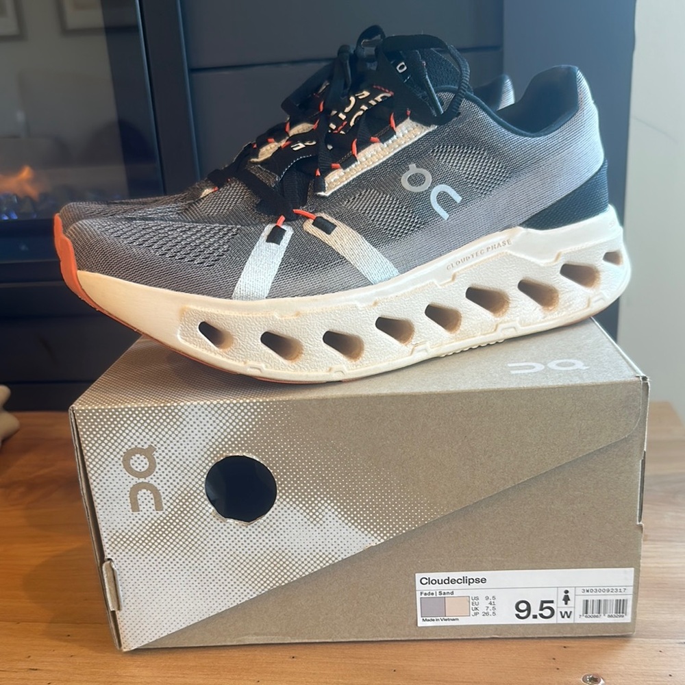 On Running Women’s Cloudeclipse Running Shoes - Black and Gray